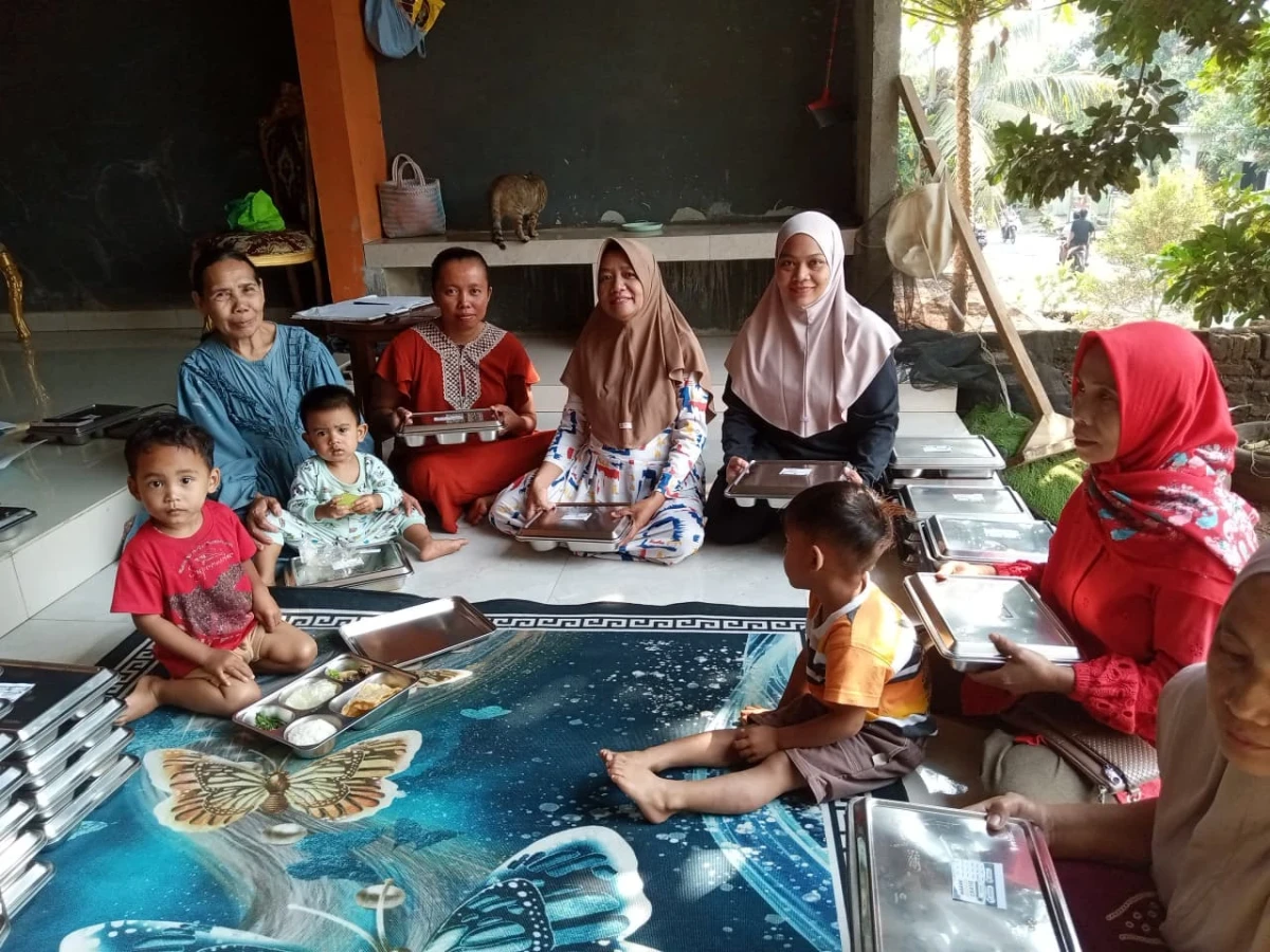 Pembagian MBG 3b Posyandu Sari Utomo 5
