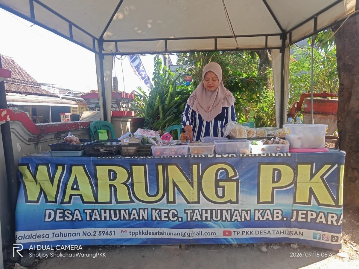 Rempeyek Kacang, Camilan Renyah yang Tersedia di Warung PKK Desa Tahunan
