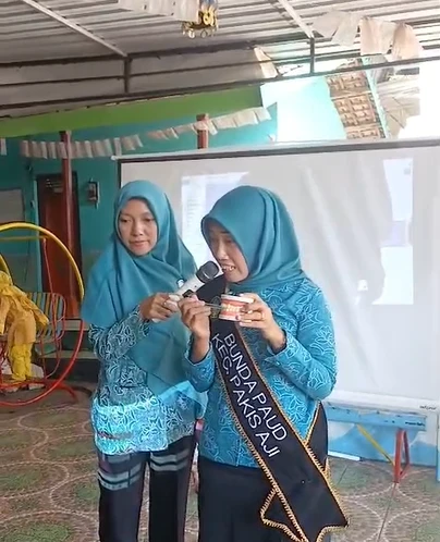 Bunda PAUD Kecamatan Pakis Aji Sosialisasi CTPS dan Cara Menggosok Gigi yang Benar di RA Matholibul Ulum Desa Lebak
