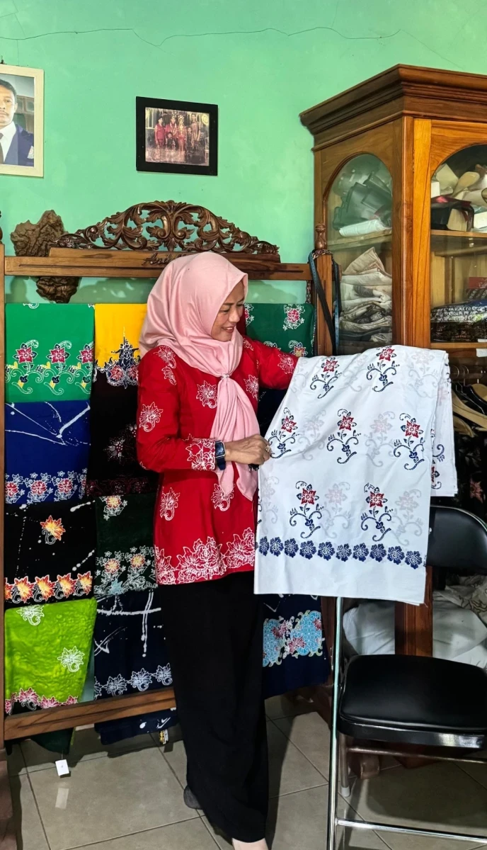 Pesona Batik Karanggondang RT 01 RW 07: Melestarikan Warisan Budaya Lewat Karya UMKM Lokal