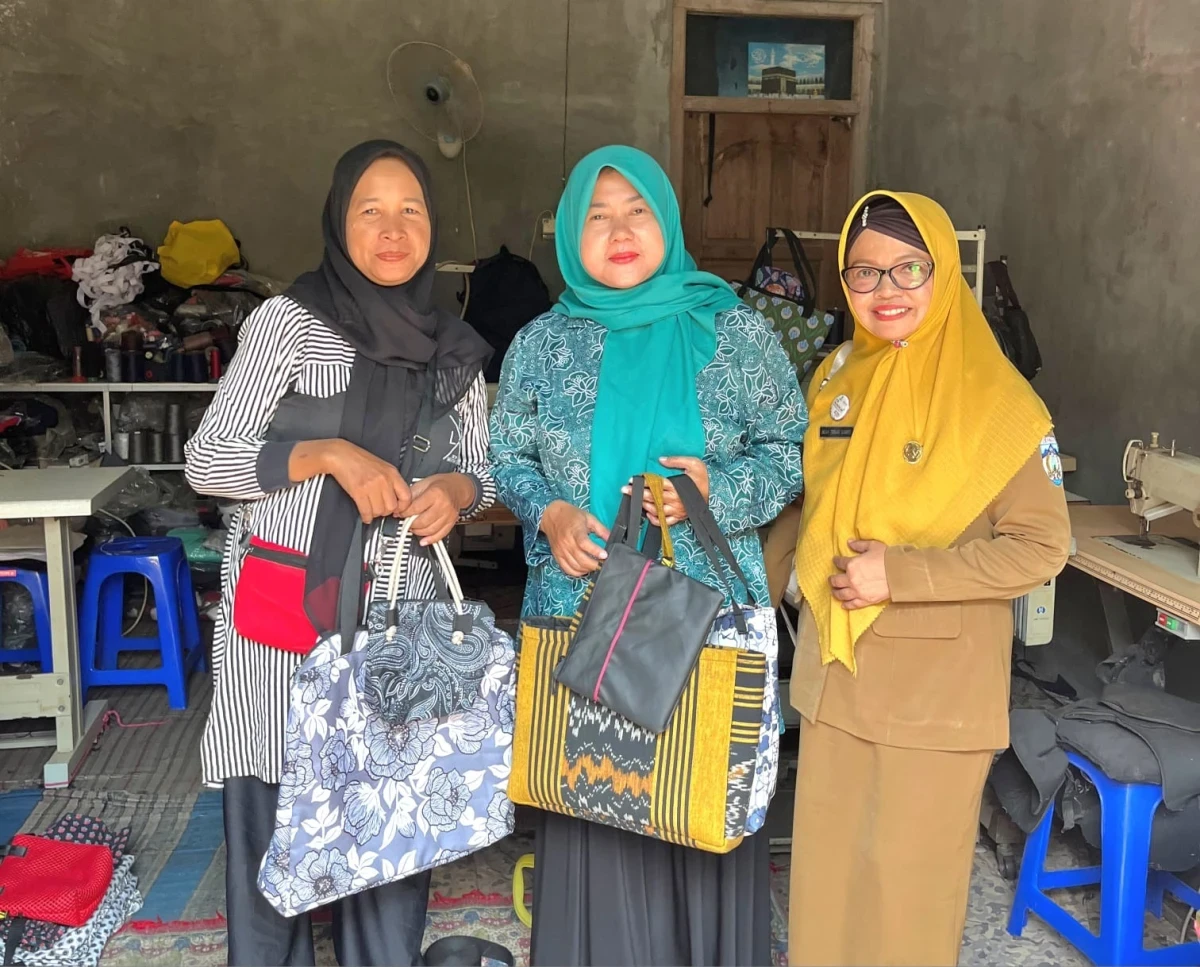 PKK Kecamatan dan PKK Desa Tahunan Kunjungi UMKM Lumintu