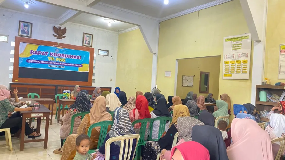 PERTEMUAN RUTIN PKK BERSAMA BIDAN DESA