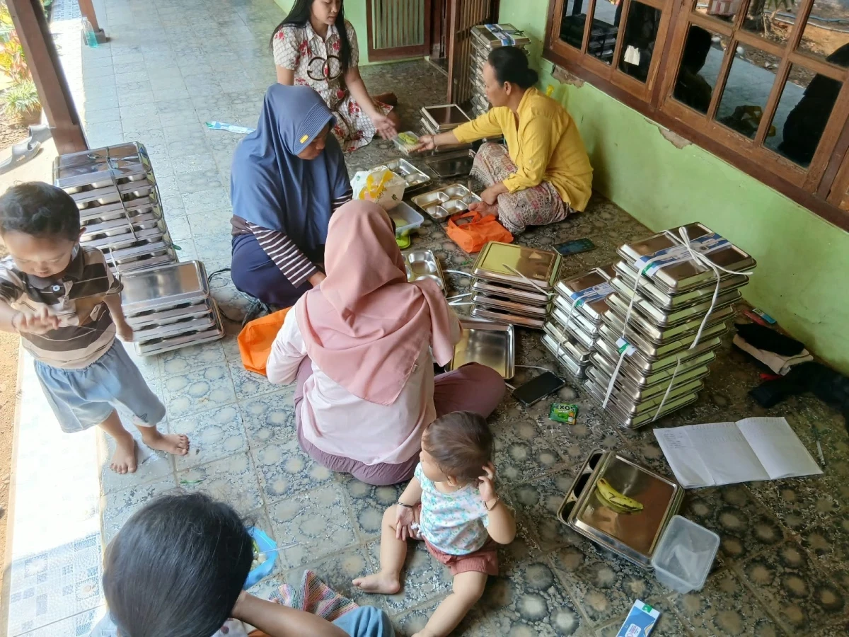 MAKANAN BERGIZI GRATIS