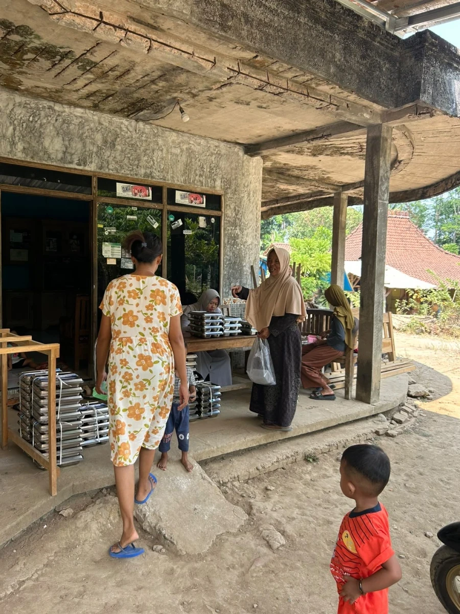 MAKANAN BERGIZI GRATIS