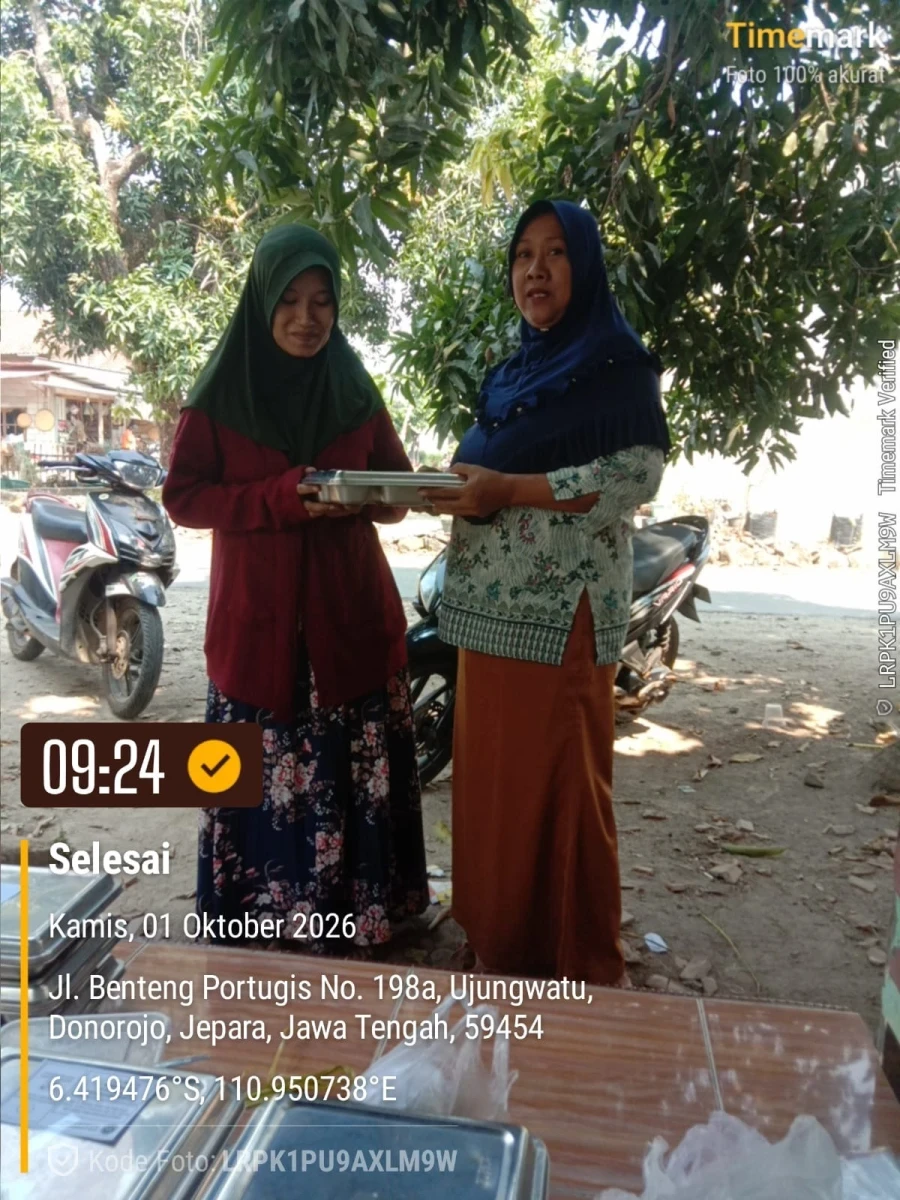 TP.PKK DESA DAMPINGI PENDISTRIBUSIAN MBG DI POS 03 RW 03 GROBOGAN