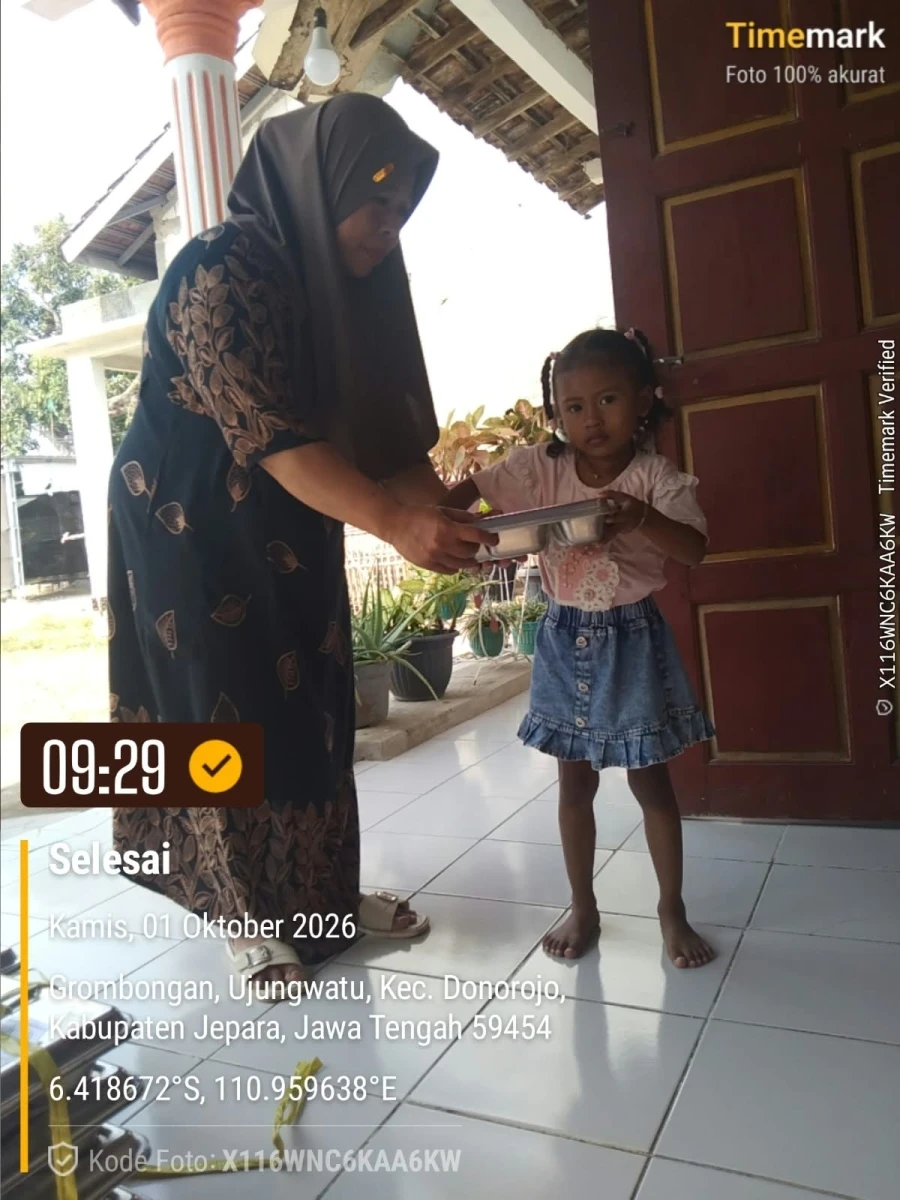 PENDISTRIBUSIAN MAKAN BERGIZI GRATIS (MBG) DI POS 06 RW 03 DUKUH GROBOGAN