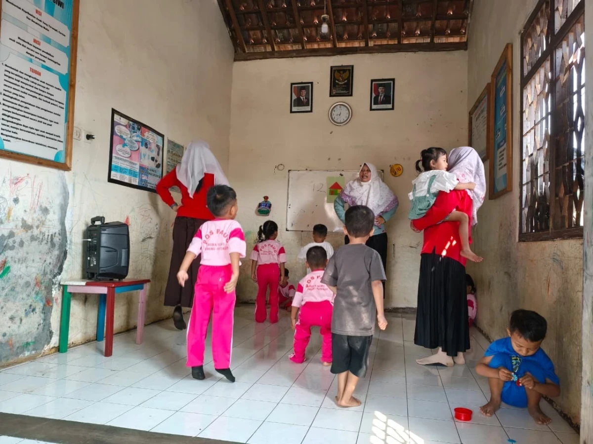 Kegiatan pembelajaran pos PAUD bina siwi desa geneng