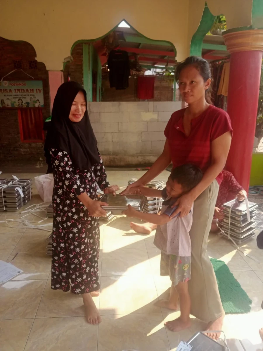PEMBAGIAN MBG DI POS NUSA INDAH 4