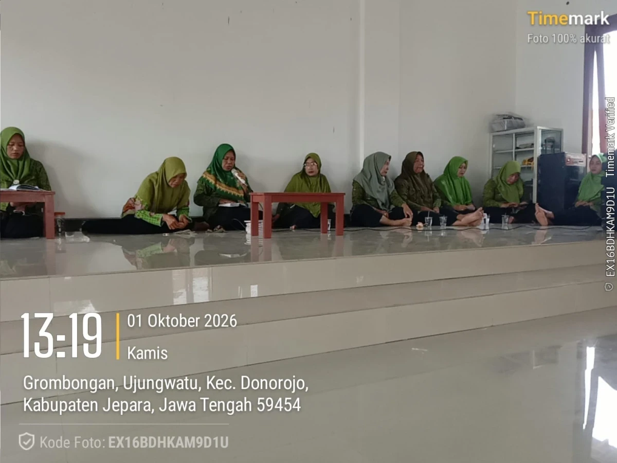 PENGAJIAN RUTIN MUSLIMAT FATAYAT RW 03 DUKUH GROBOGAN DESA UJUNGWATU