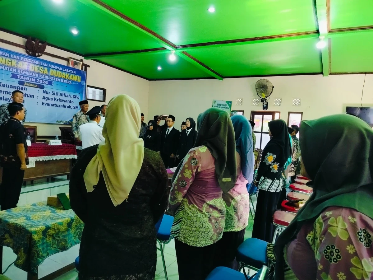 Pelantikan dan Pengambilan Sumpah Jabatan Perangkat Desa Dudakawu 