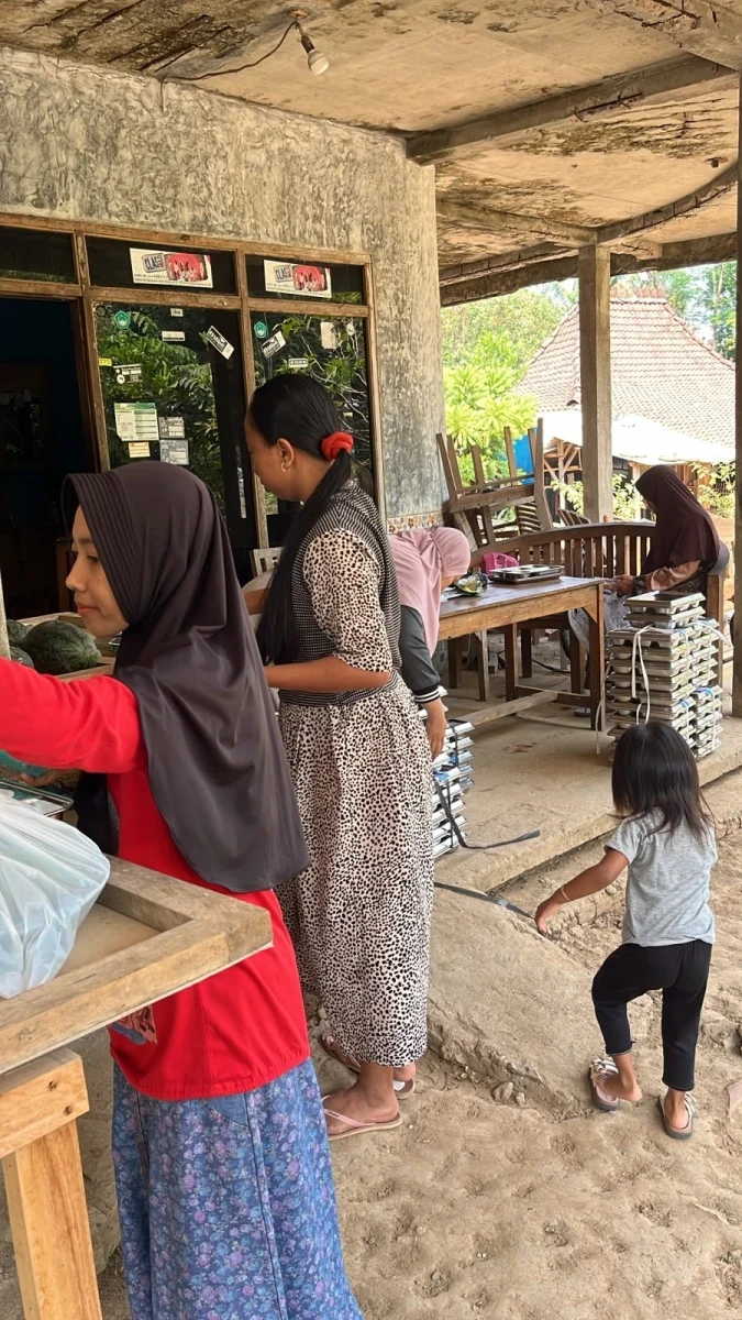 MAKANAN BERGIZI GRATIS
