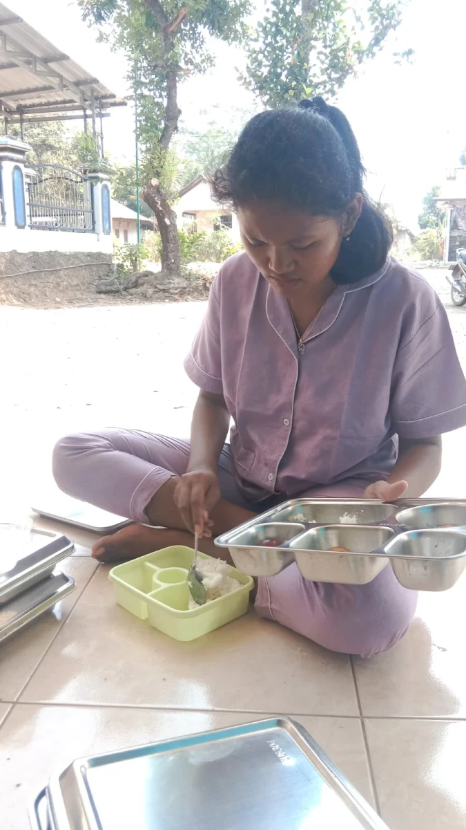 MAKANAN BERGIZI GRATIS