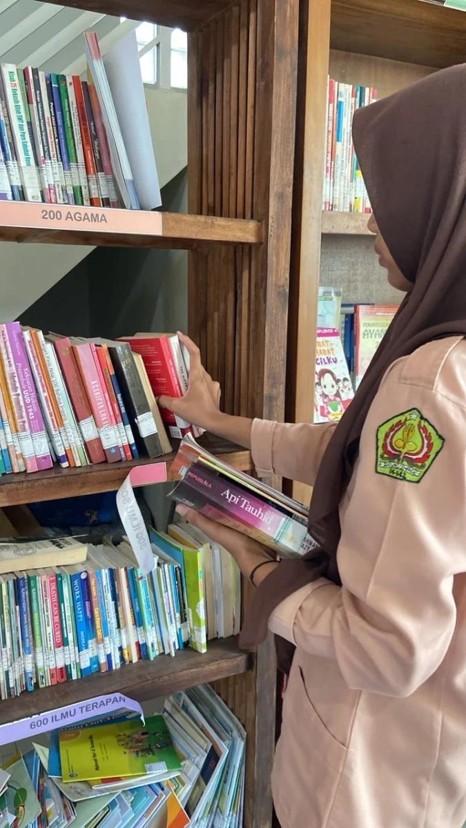 Menata Koleksi, Menguatkan Literasi