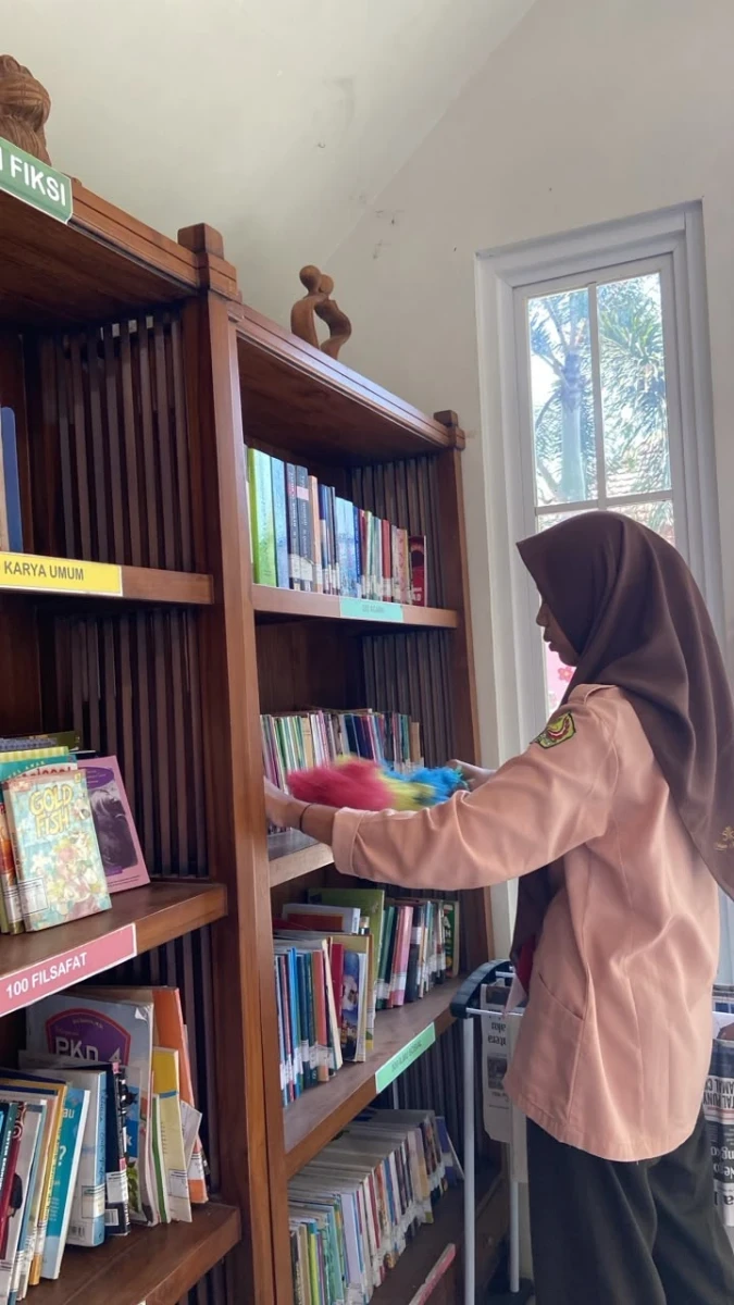 Rak Bersih, Buku Berseri, Literasi Semakin Berarti