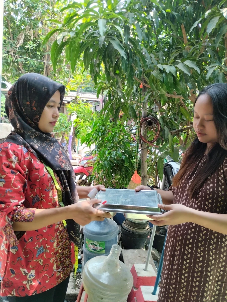 PEMBERIAN MBG DI POSYANDU NUSA INDAH 2
