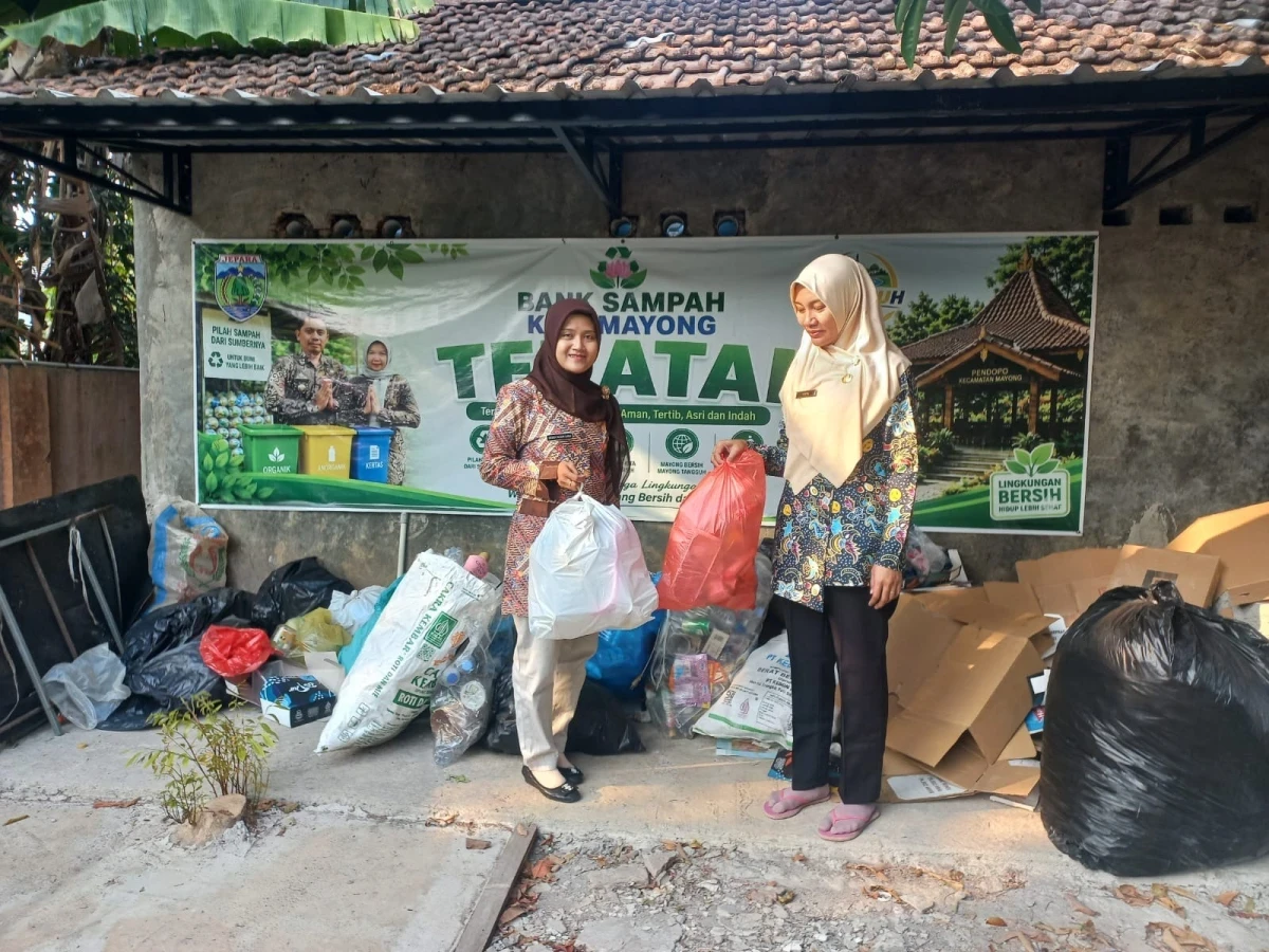 Jum'at Peduli Sampah