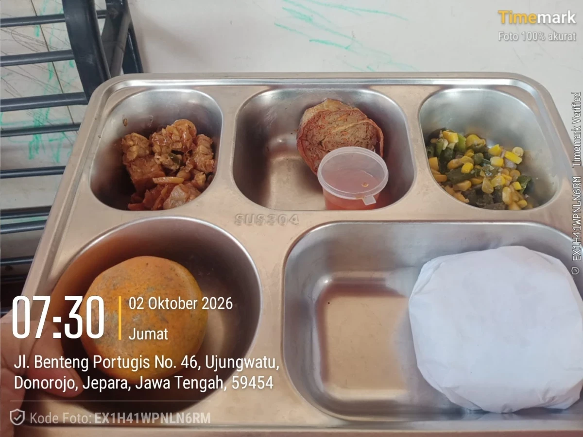 PENDISTRIBUSIAN MAKANAN BERGIZI GERATIS (MBG) DI POS 04 RW 01 METAWAR