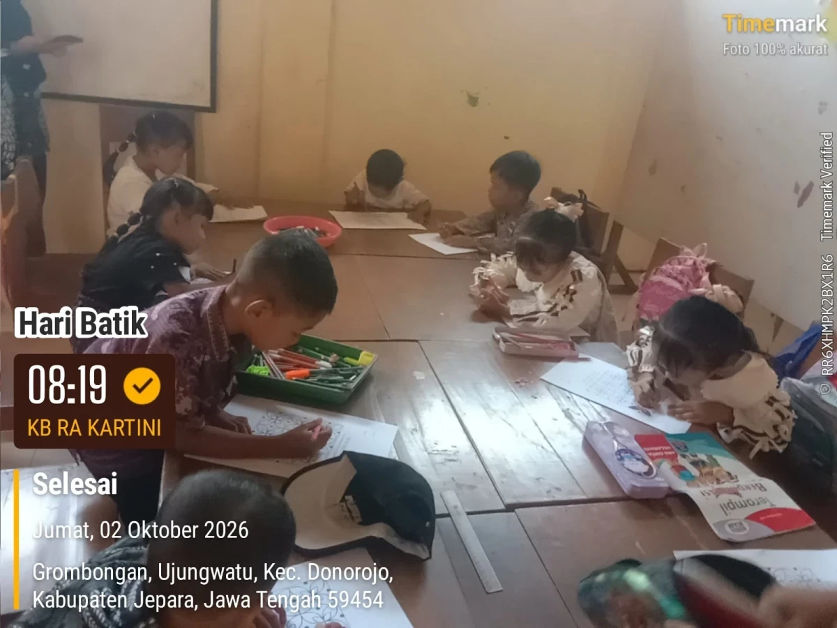 PERINGATAN HARI BATIK DI KB KARTINI DESA UJUNGWATU