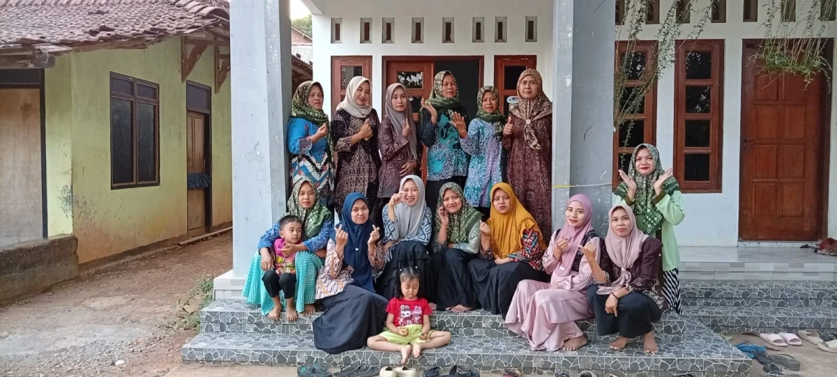 Meperingati HARI BATIK NASIONAL PKK RW 06