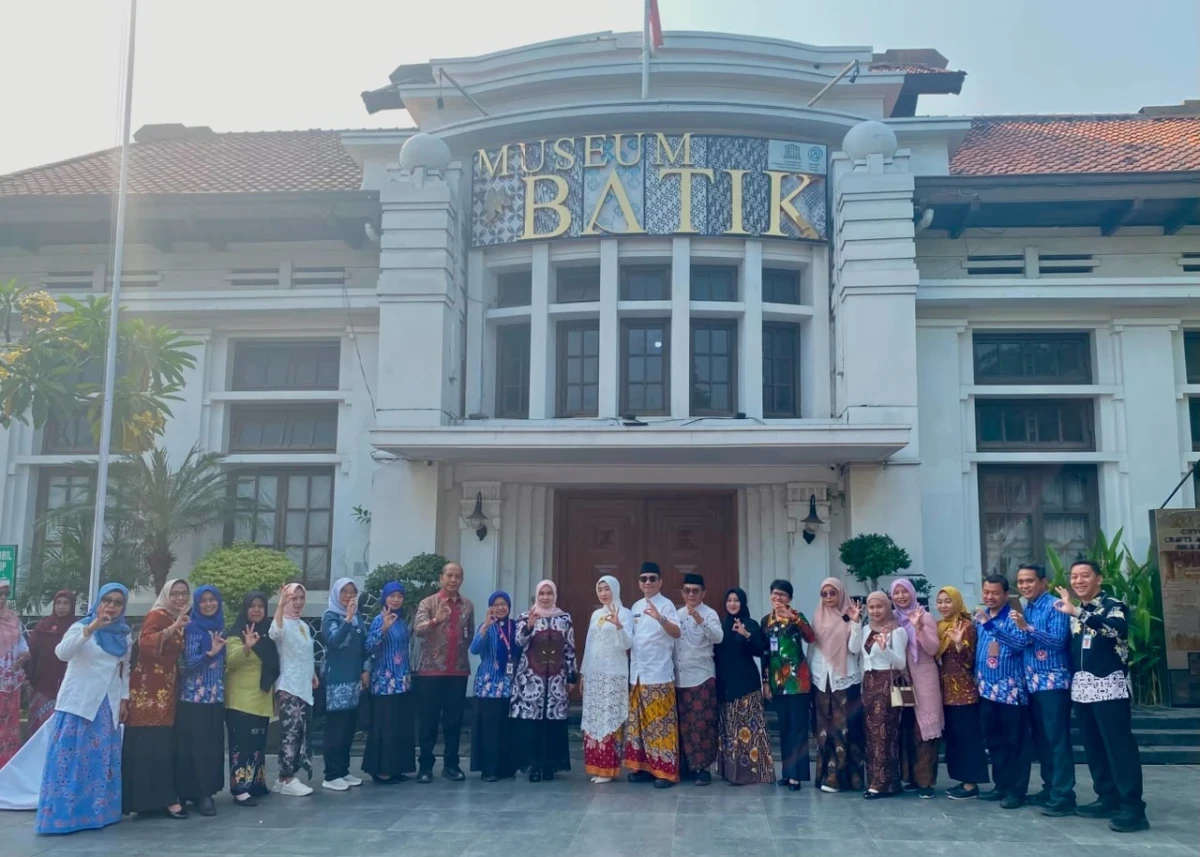 Menelusuri Jejak Batik, Belajar dari Warisan yang Tak Lekang Zaman