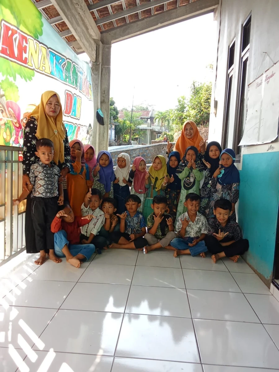Memperingati hari Batik Nasional 