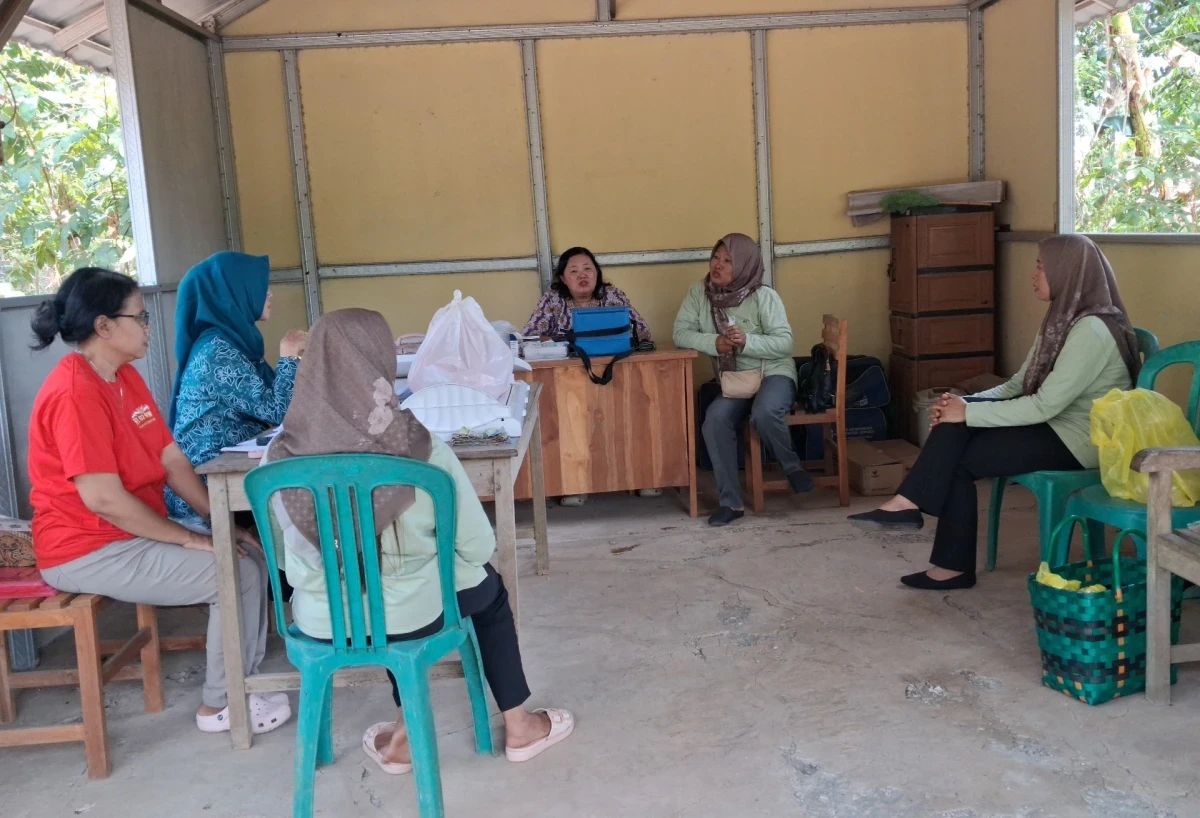 Peningkatan Kualitas Pelayanan: Sosialisasi 6 SPM bagi Kader Posyandu Harapan 10 Desa Karanggondang