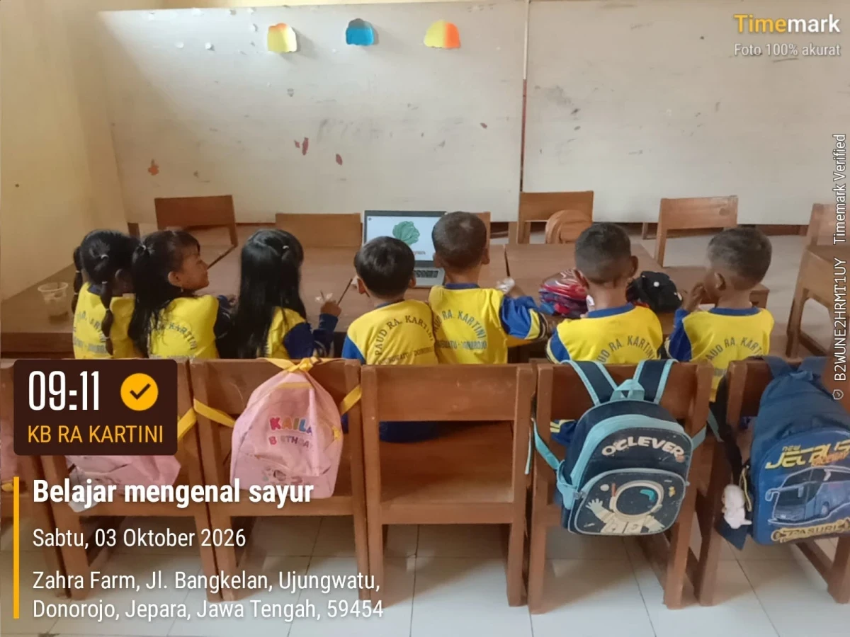 TP.PKK DESA UJUNGWATU MENDAMPINGI PEMBELAJAN DI KB RA KARTINI UJUNGWATU