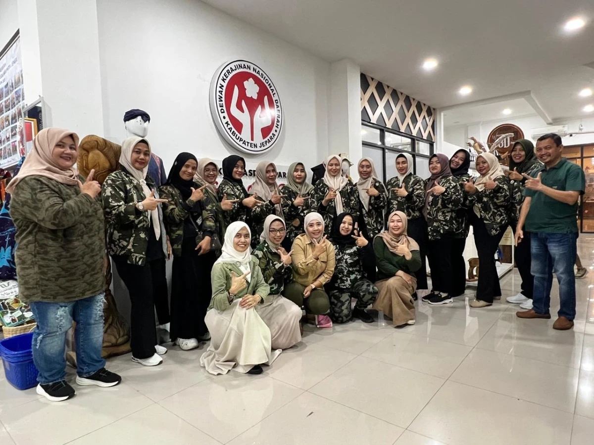 Teras Umkm Mondoliko Kecamatan Donorojo menyemarakkan Kartini Night 3 Jepara 