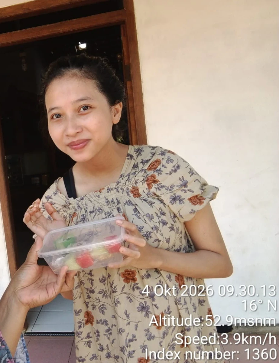 Penuhi Gizi Ibu Hamil, Pokja IV TP PKK Desa Karanggondang Distribusikan PMT di RW 04