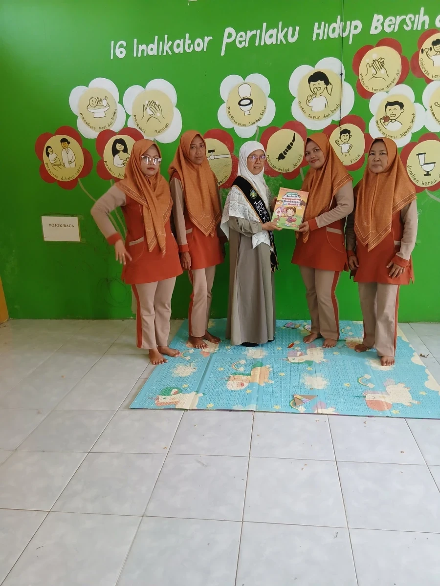 Majalah anak PAUD  sebagai sarana referensi bagi guru PAUD 