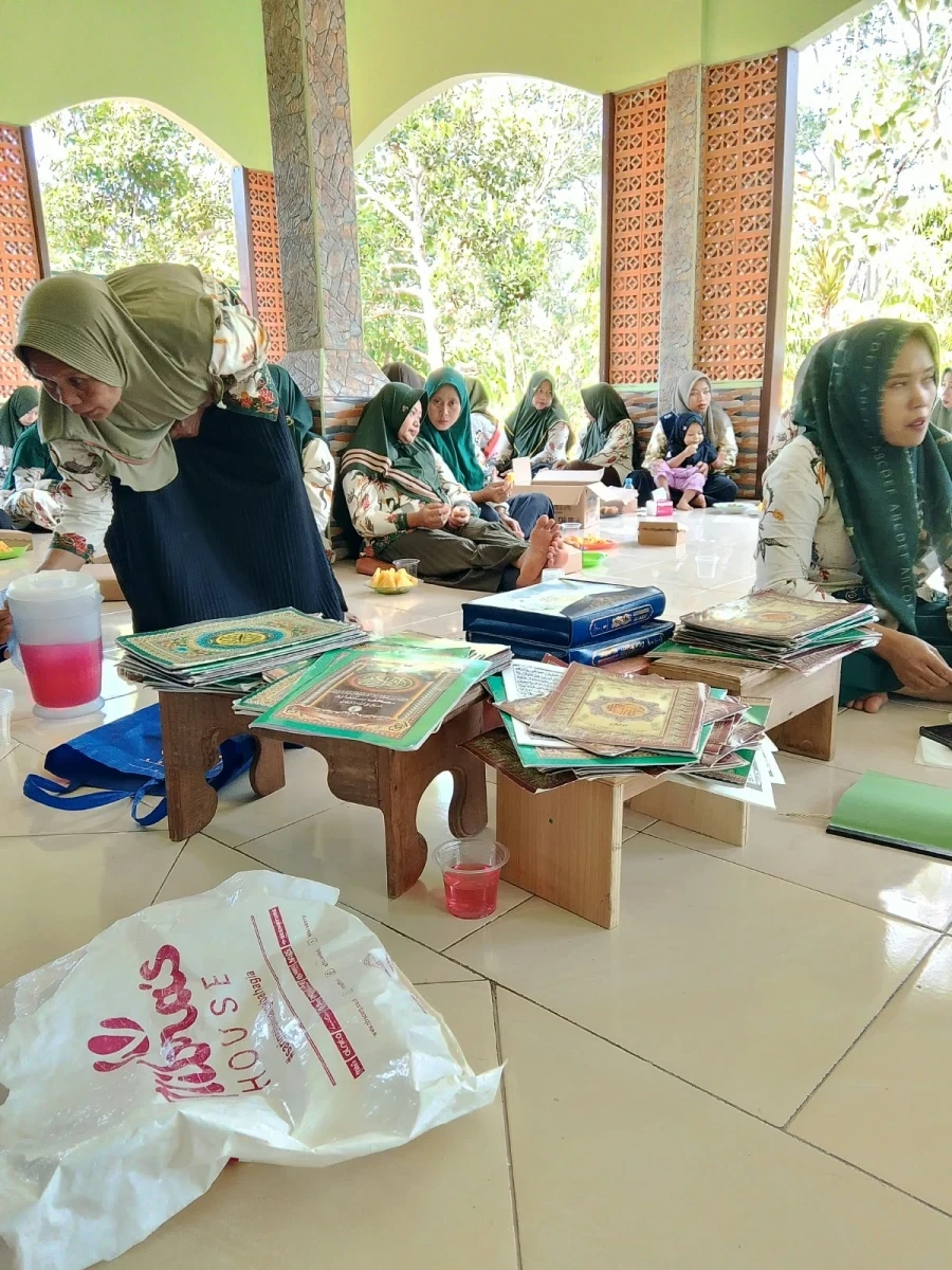 TBAROQ AL-QUR'AN