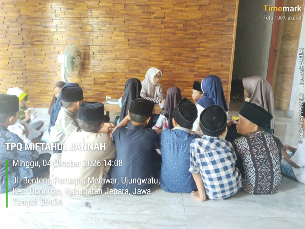 TP.PKK DESA HADIR DI PEMBELARAN TPQ MIFTAHUL JANNAH UJUNGWATU