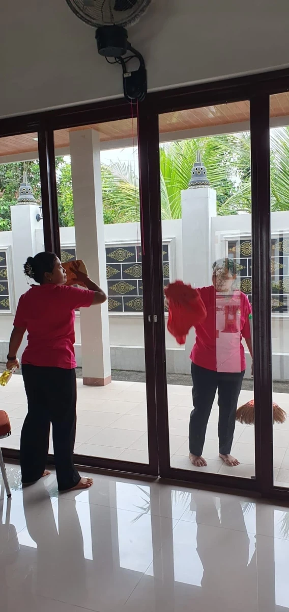 Kerja bakti di Vihara Bodhi Santi 