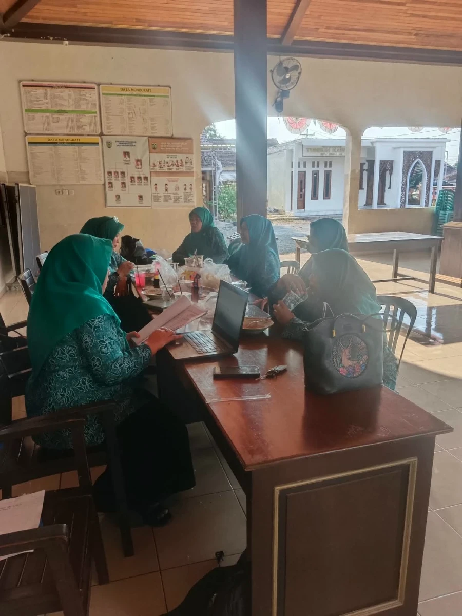 RAPAT KOORDINASI TP.PKK Evaluasi Kegiatan & Persiapan Pendirian Bank Sampah