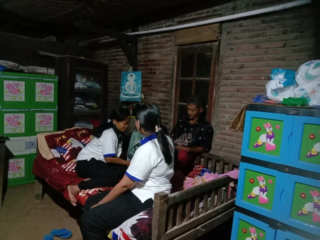 Besuk umat yang sakit(kunjungan kasih)