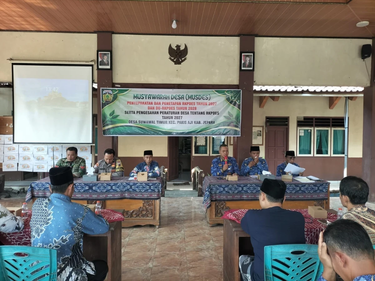 TP PKK Kecamatan Pakis Aji Hadiri Musyawarah Desa Suwawal Timur