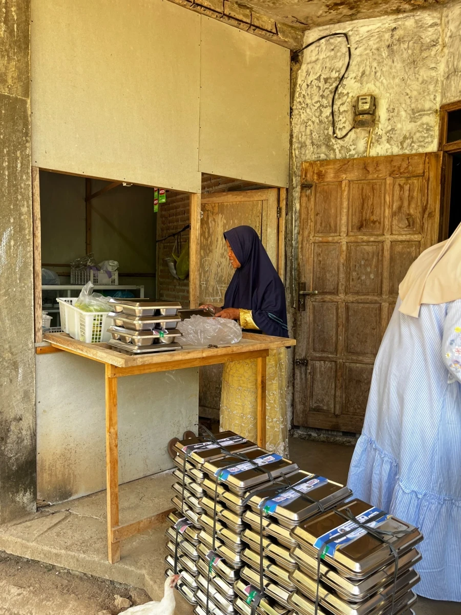 MAKANAN BERGIZI GRATIS