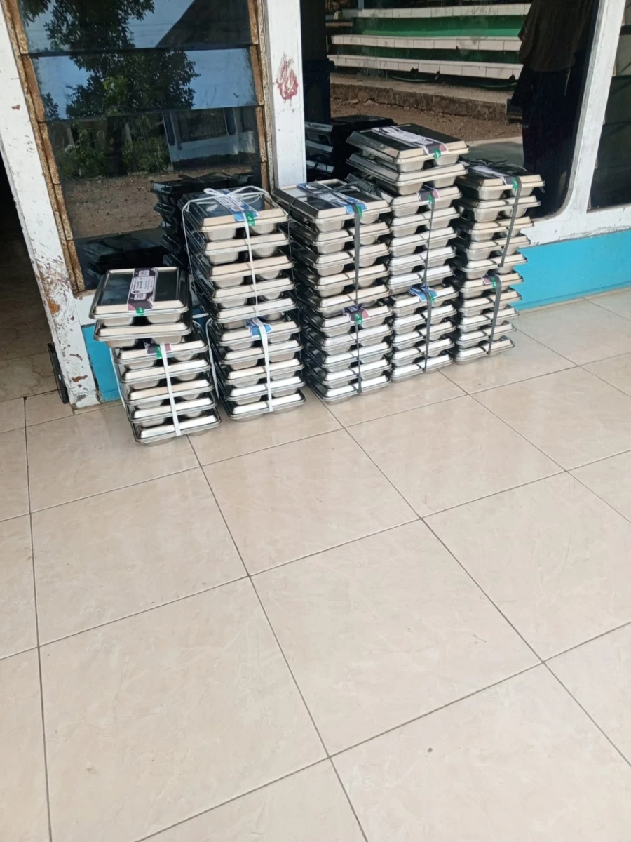 MAKANAN BERGIZI GRATIS