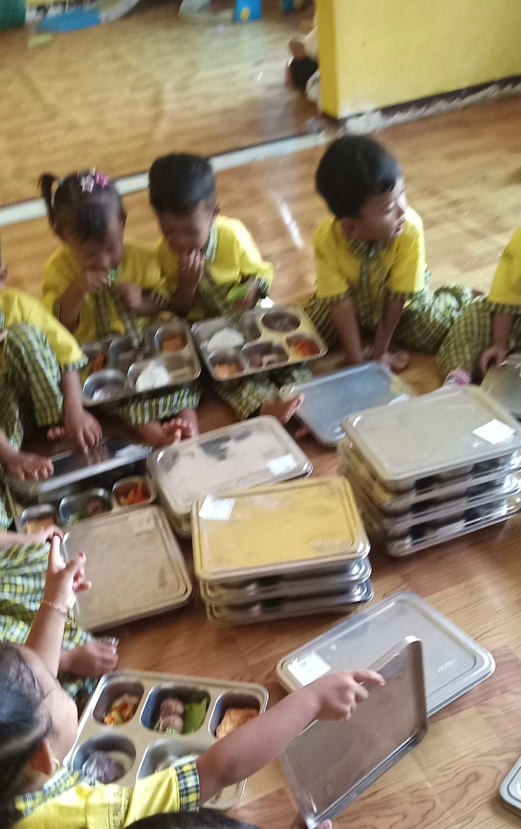 Bunda PAUD Pantau Pelaksanaan MBG di Pos PAUD Ceria Karanggondang untuk Pastikan Asupan Nutrisi Anak