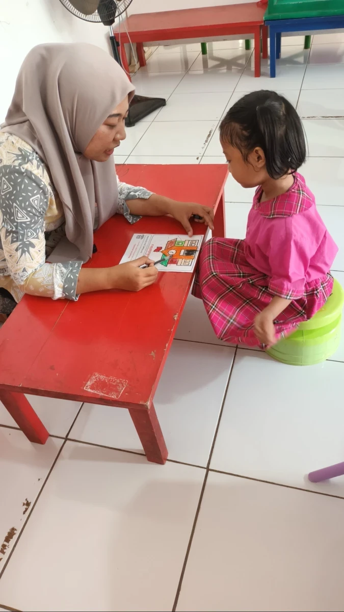 Mengenal Sekolahku melalui Kegiatan Jelajah Lingkungan
