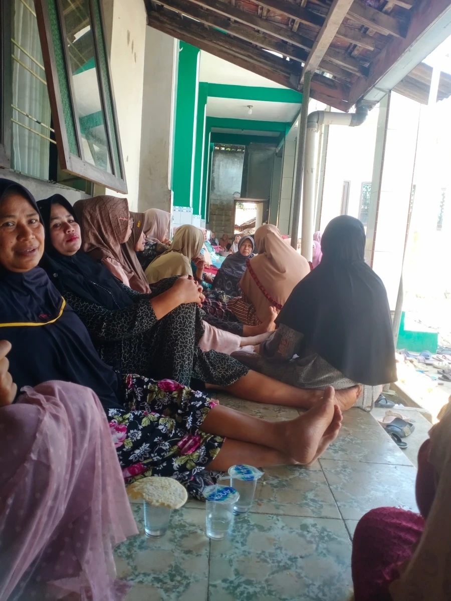 Kegiatan keagamaan bersama PKK 