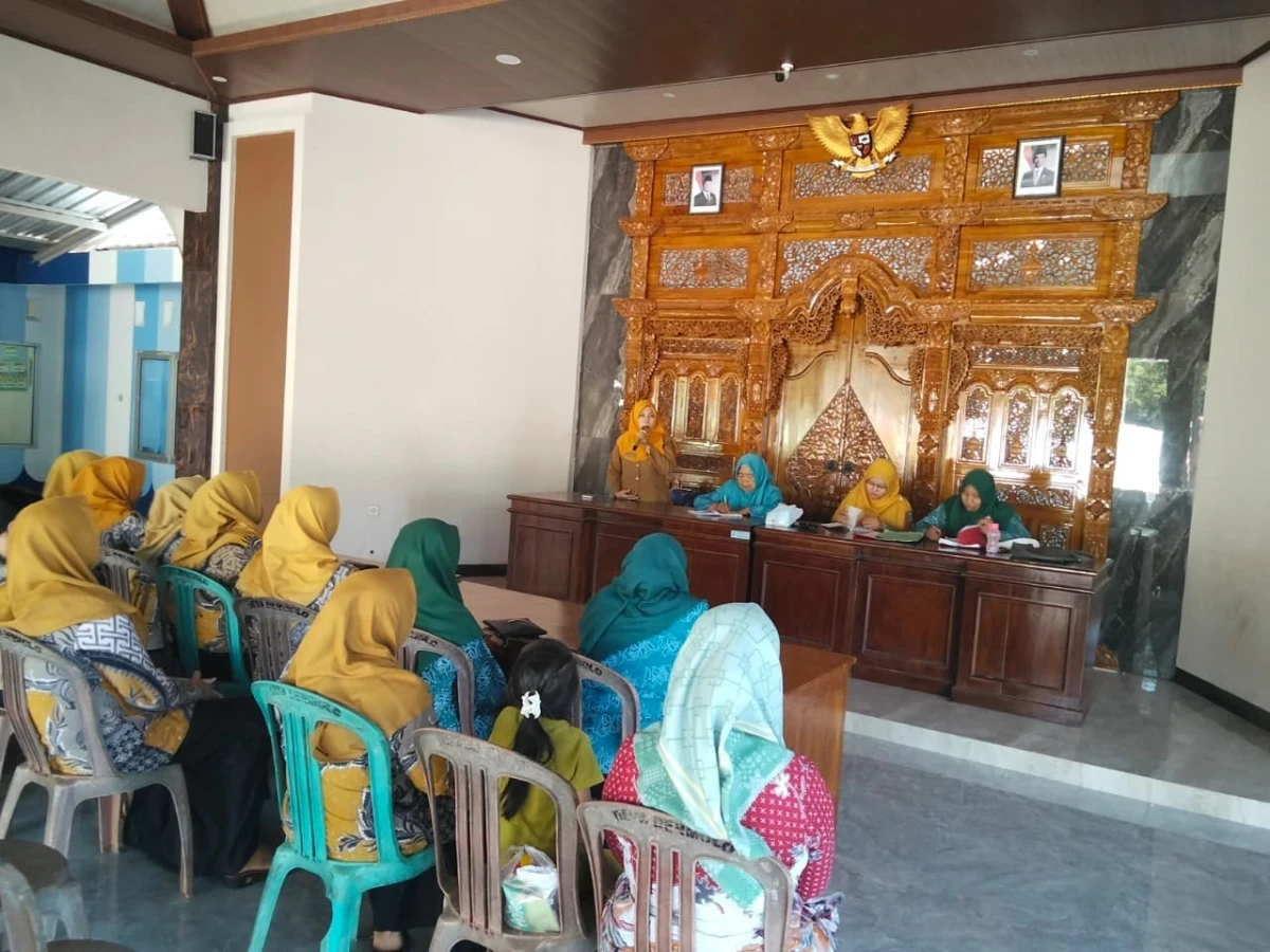 PERTEMUAN RUTIN PKK DESA DERMOLO
