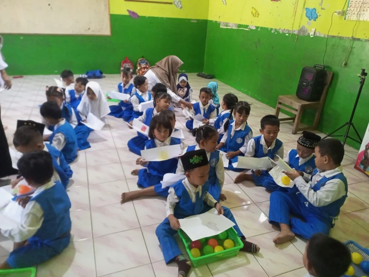 PEMBELAJARAN DI TK TA  II UJUNGWATU