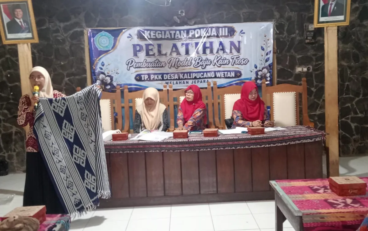 Pelatihan Pembuatan Model Baju Kain Troso