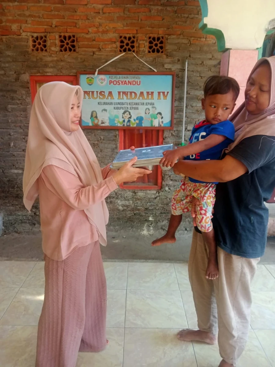 PEMBAGIAN MBG DI POS NUSA INDAH 4