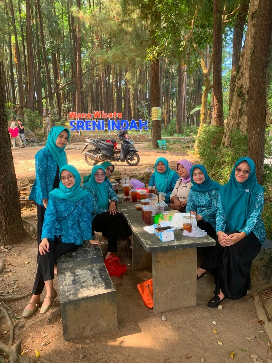 Memperkenalkan wisata alam 