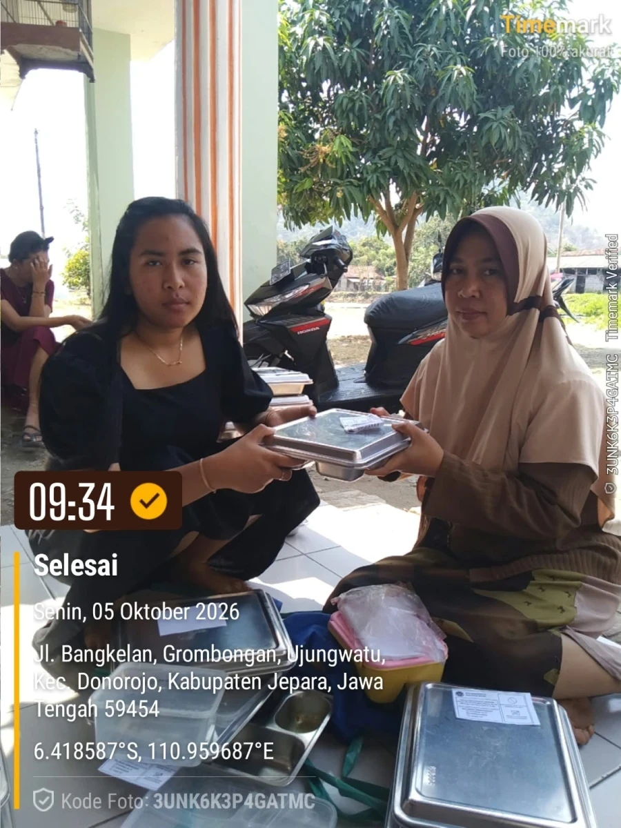TP.PKK DESA DAMPINGI PENDISTRIBUSIAN MBG DI POS 06 DUKUH GROBOGAN
