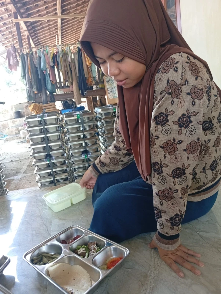 MAkANAN BERGIZI GRATIS
