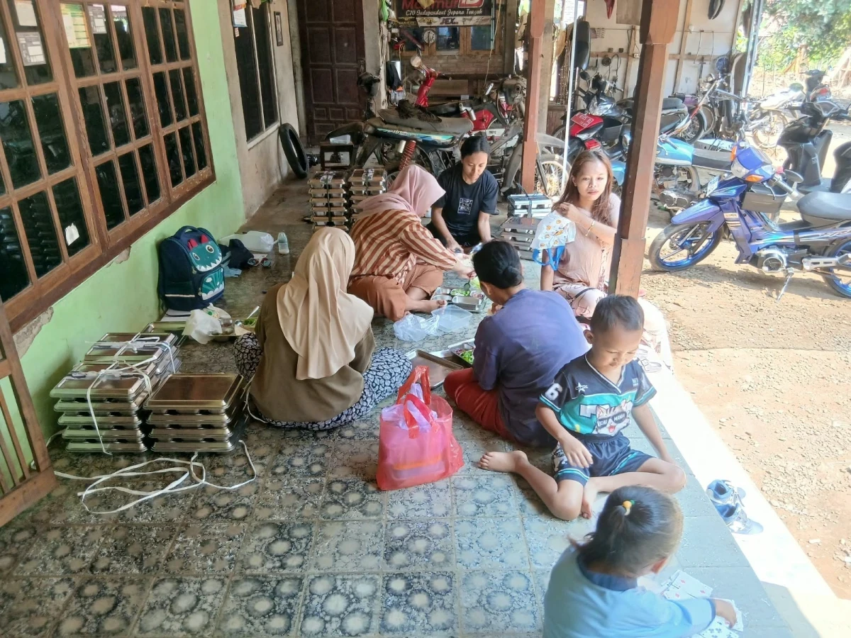 MAKANAN BERGIZI GRATIS