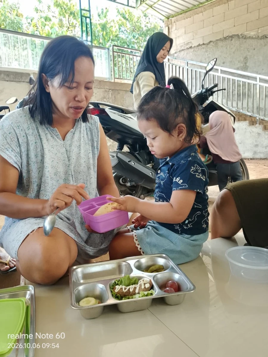 MAKANAN BERGIZI GRATIS